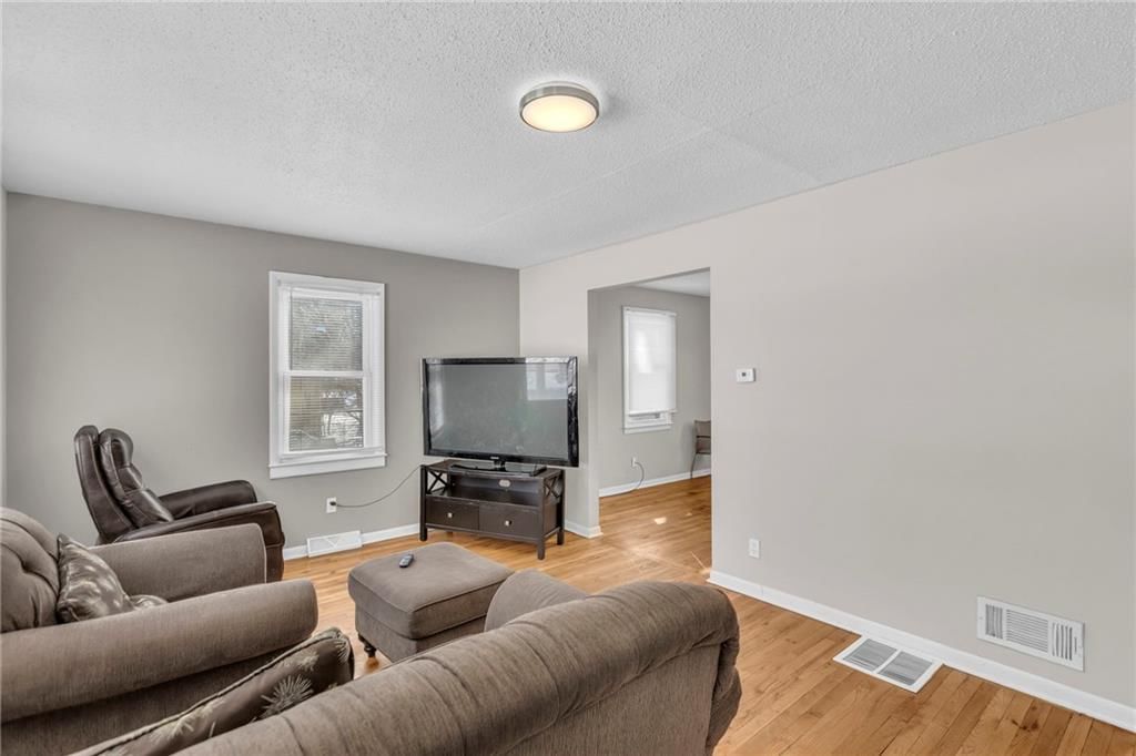 5040 N Beacon Avenue — photo 5