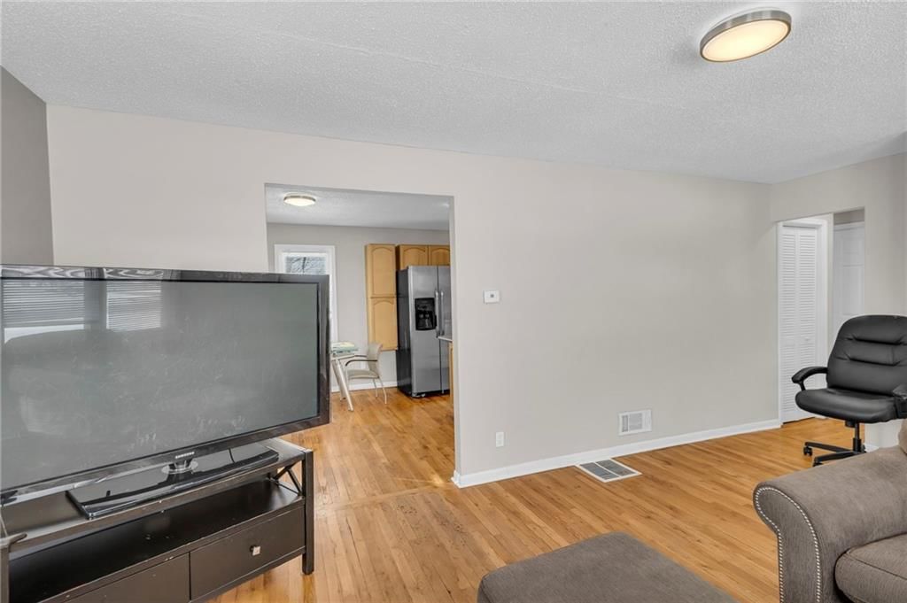 5040 N Beacon Avenue — photo 6