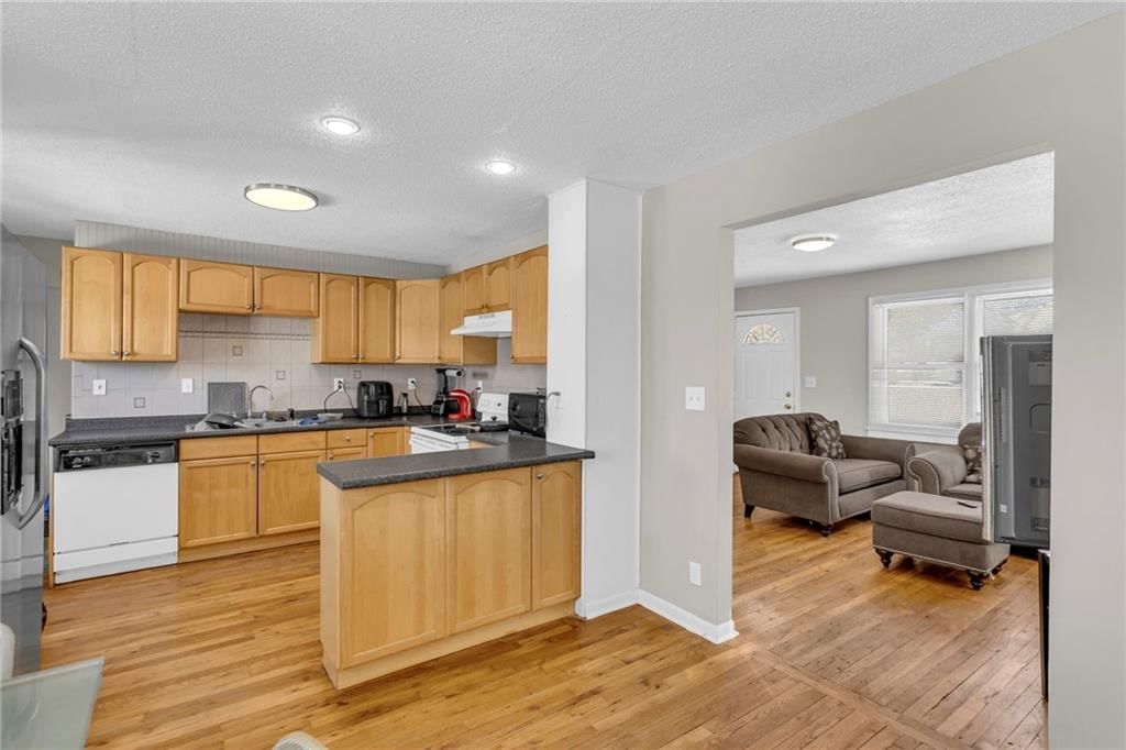 5040 N Beacon Avenue — photo 9