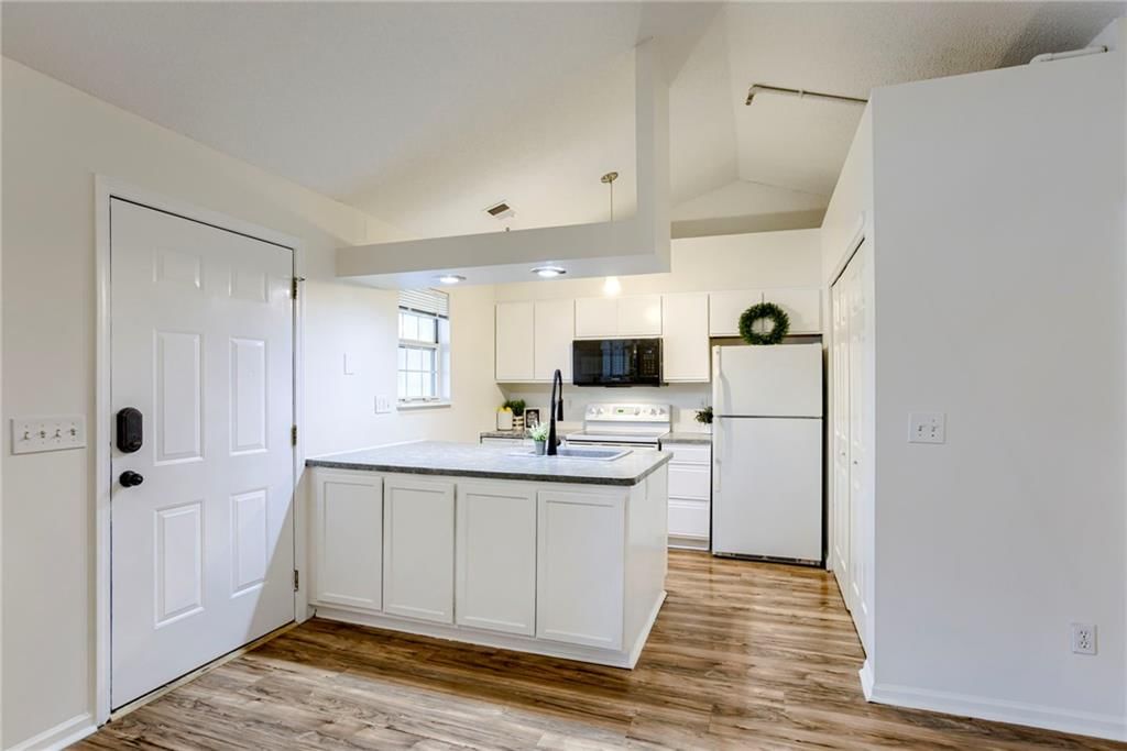 6980 N Olive Street — photo 10