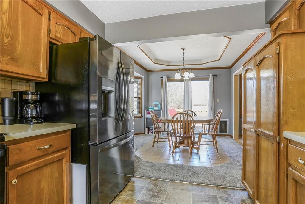 211 NW Chestnut Street — photo 9