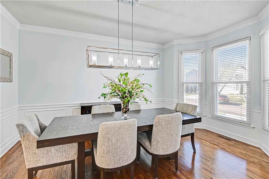 12817 Barton Street — photo 10