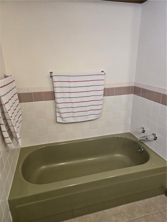 512 W Wilson N/A — photo 14