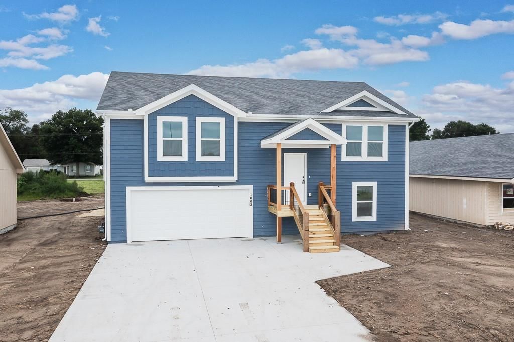 1002 2nd Street, Perry, KS