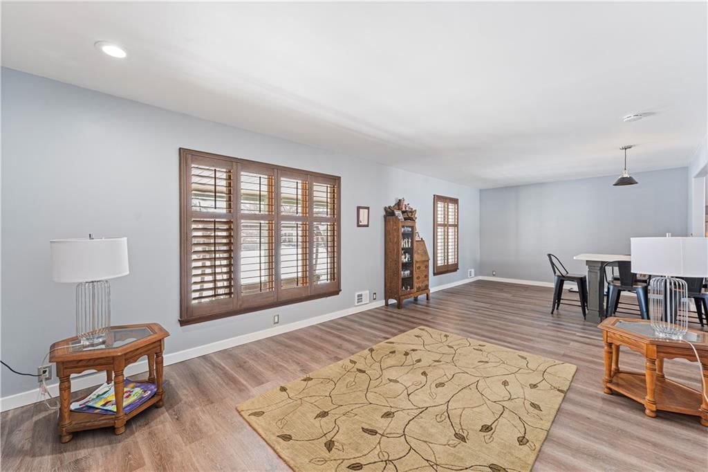 404 Westwind Drive — photo 3