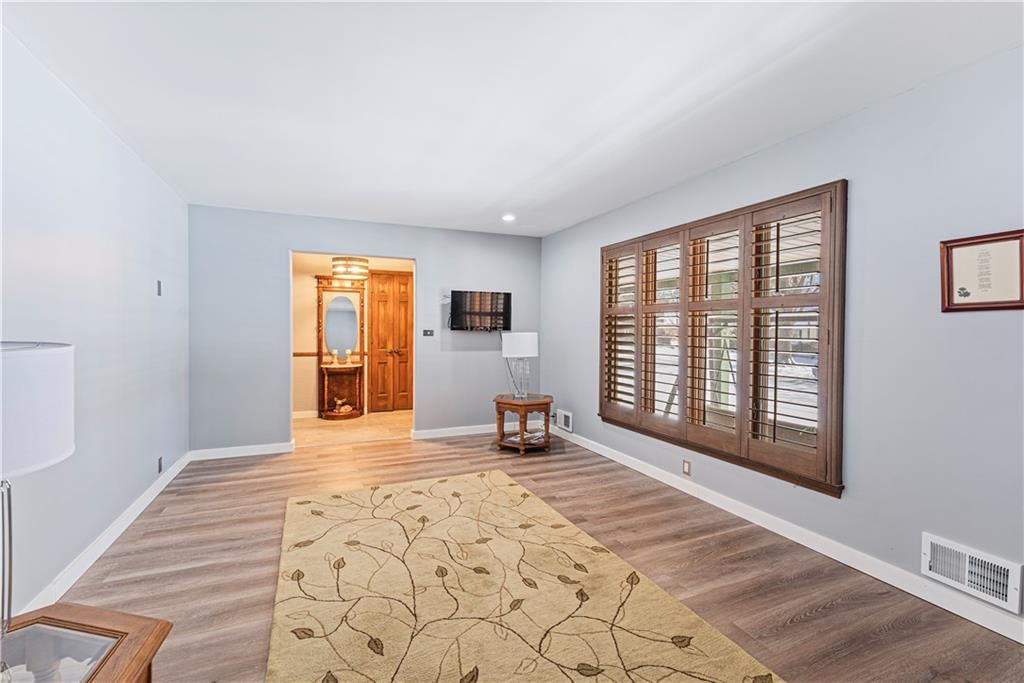 404 Westwind Drive — photo 4