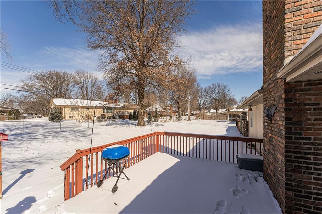 404 Westwind Drive — photo 35