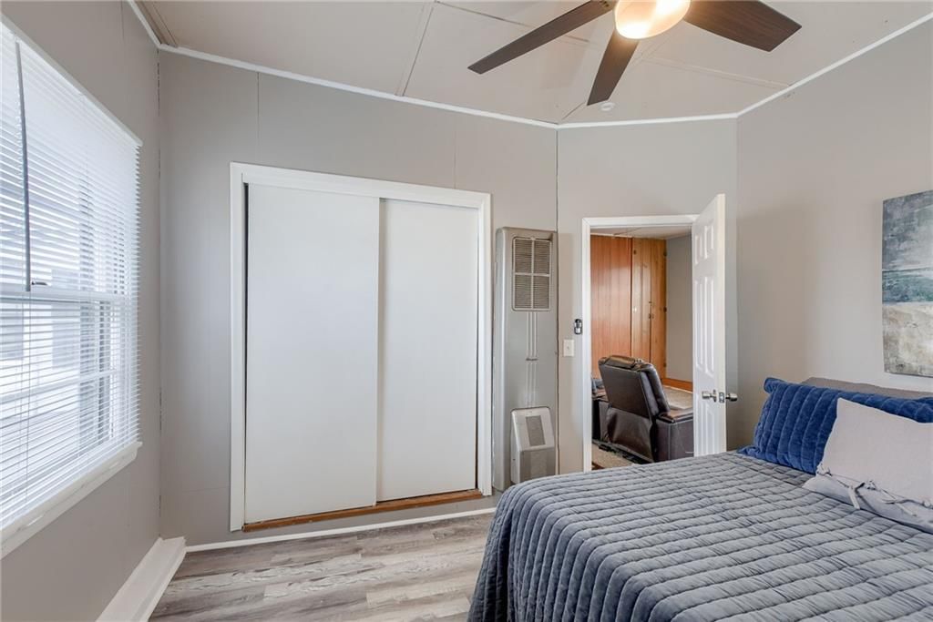 8904 W 81st Street — photo 18