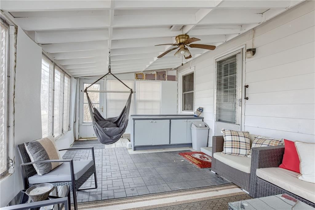 8904 W 81st Street — photo 23