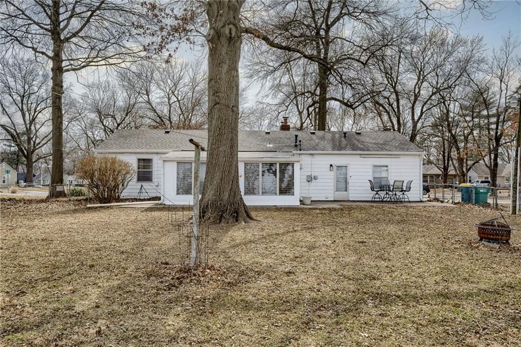 8904 W 81st Street — photo 24