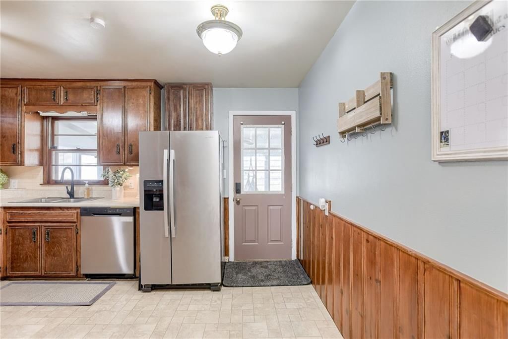8904 W 81st Street — photo 8