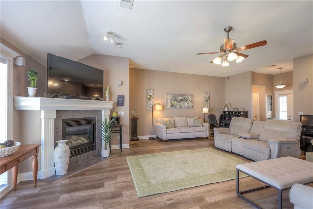 213 NW Jackie Avenue — photo 11