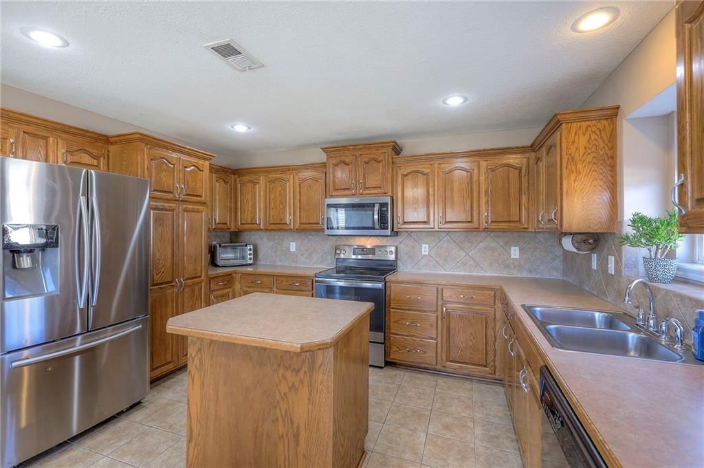213 NW Jackie Avenue — photo 15