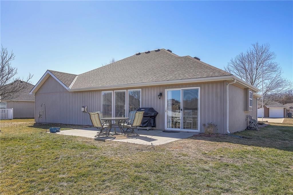 213 NW Jackie Avenue — photo 32
