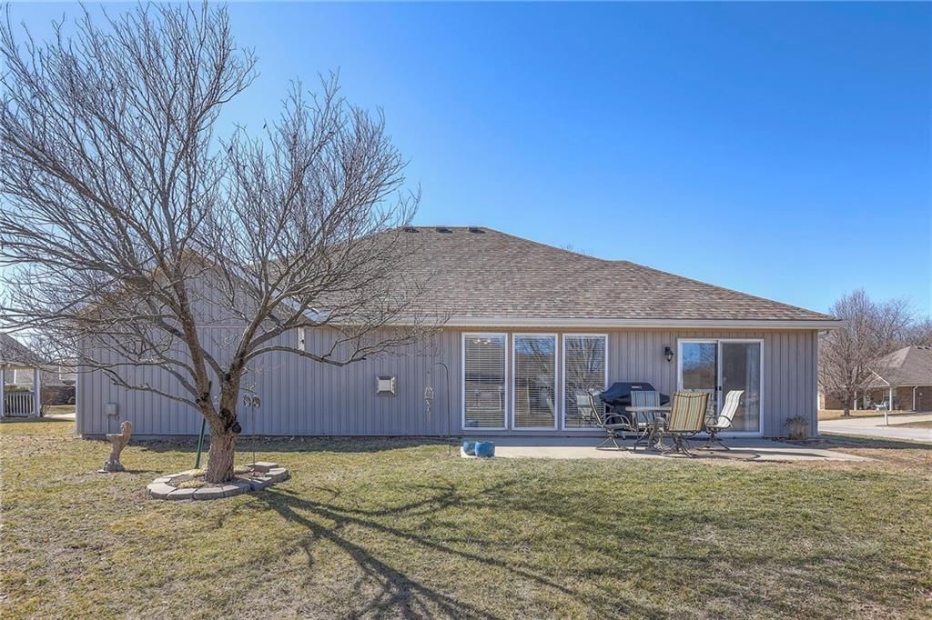 213 NW Jackie Avenue — photo 33