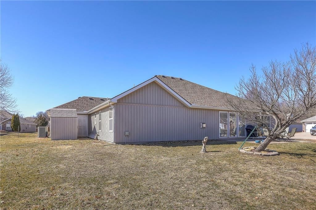 213 NW Jackie Avenue — photo 35
