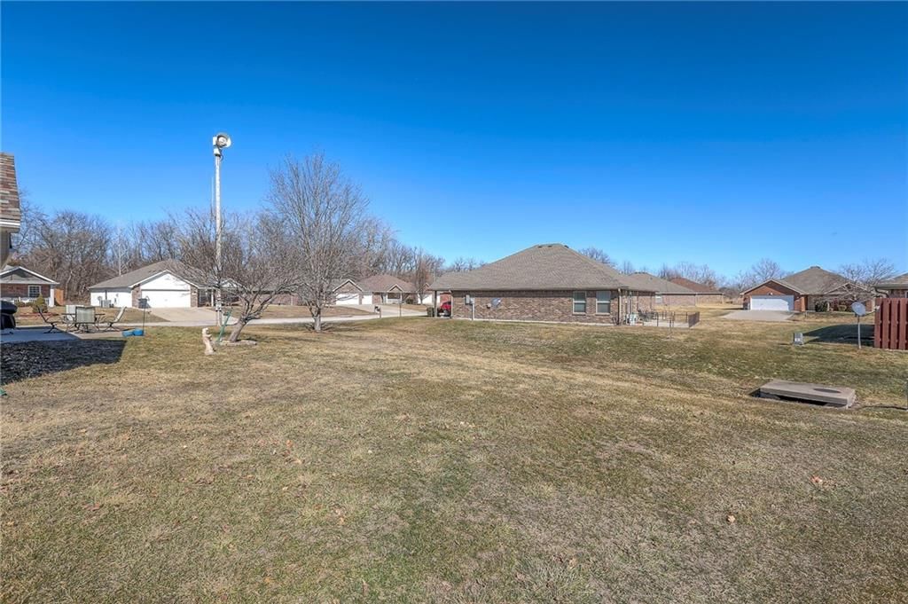 213 NW Jackie Avenue — photo 36