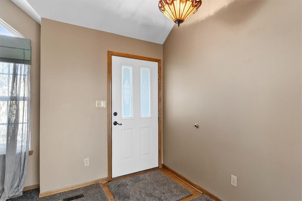 5329 NE Scenic Drive — photo 4