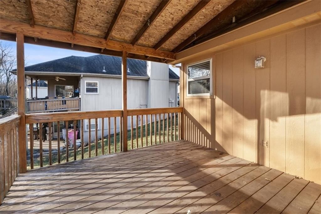 5329 NE Scenic Drive — photo 34