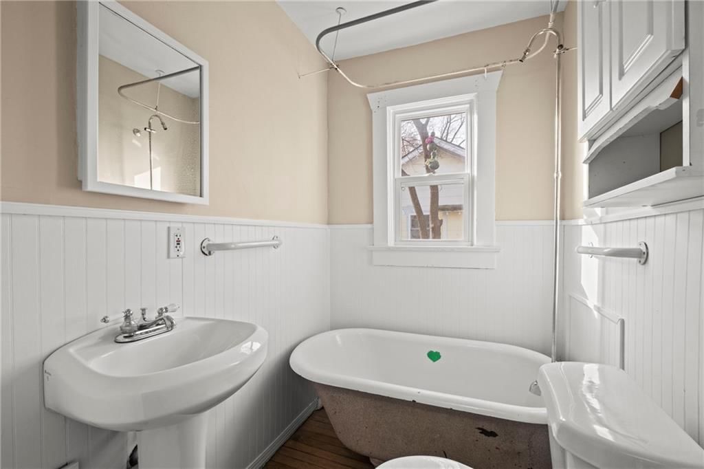 3415 Genessee Street — photo 9