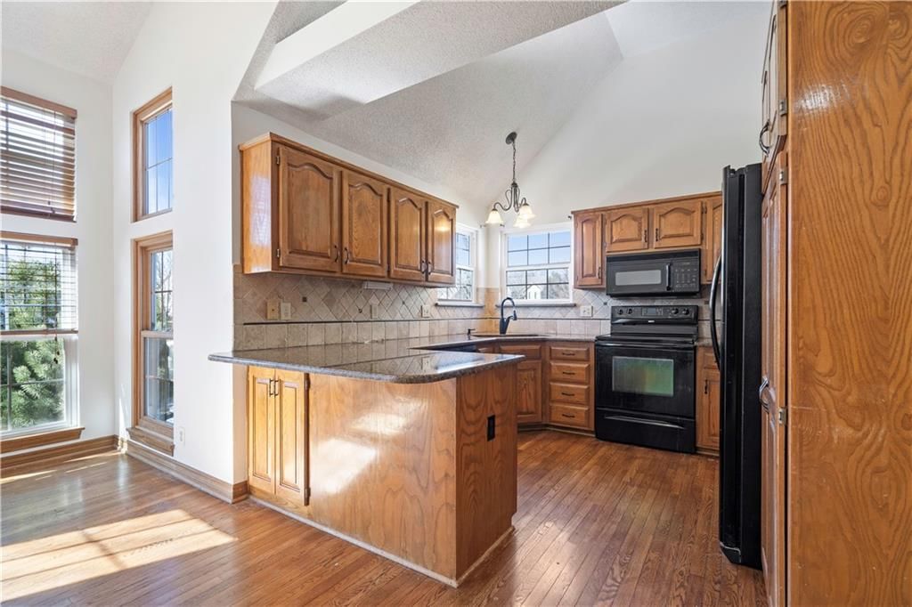 15208 MARTY Street — photo 12