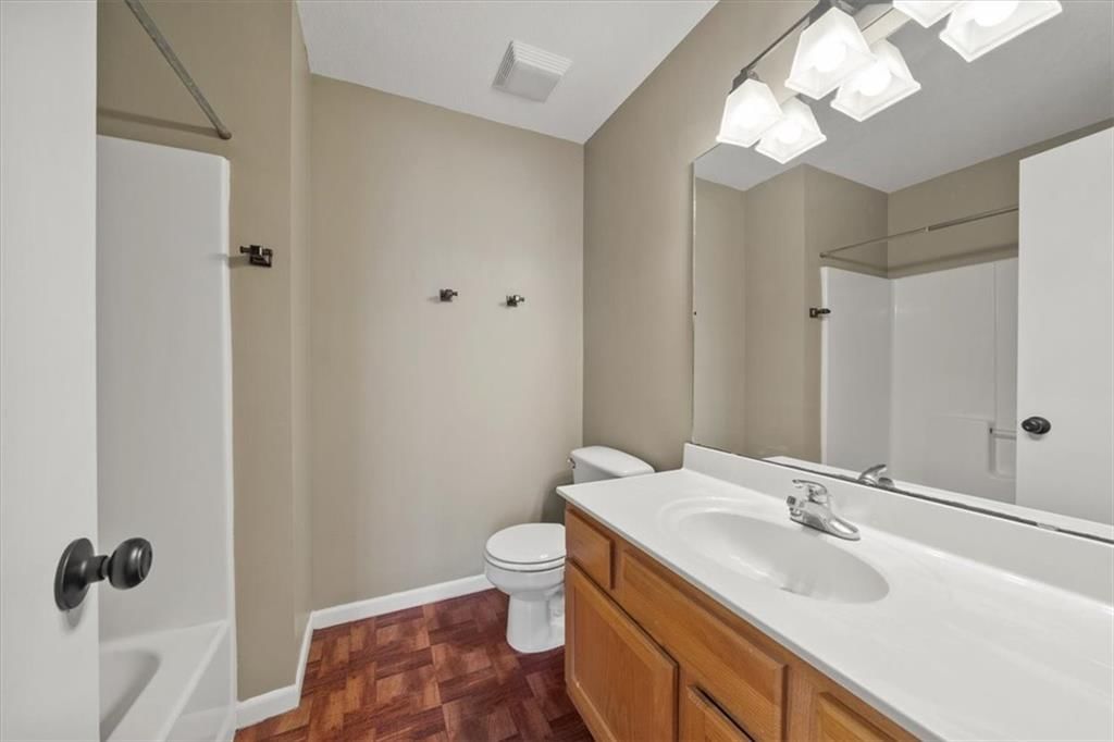 706 E 12th Street — photo 11