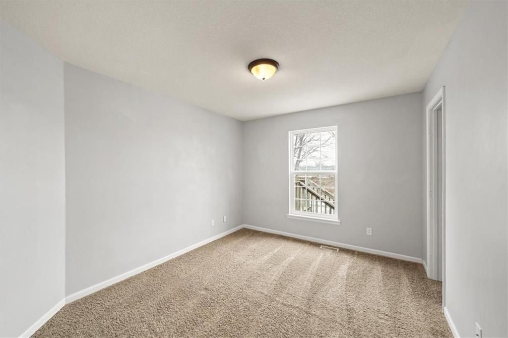 706 E 12th Street — photo 13
