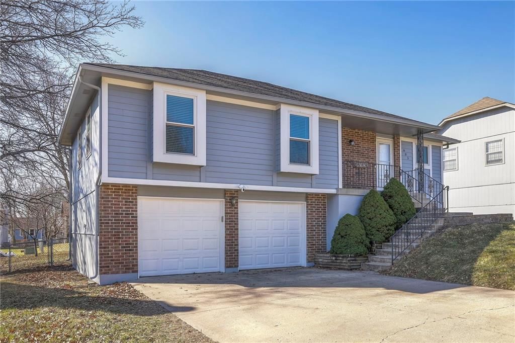 605 Valleyview Drive — photo 2