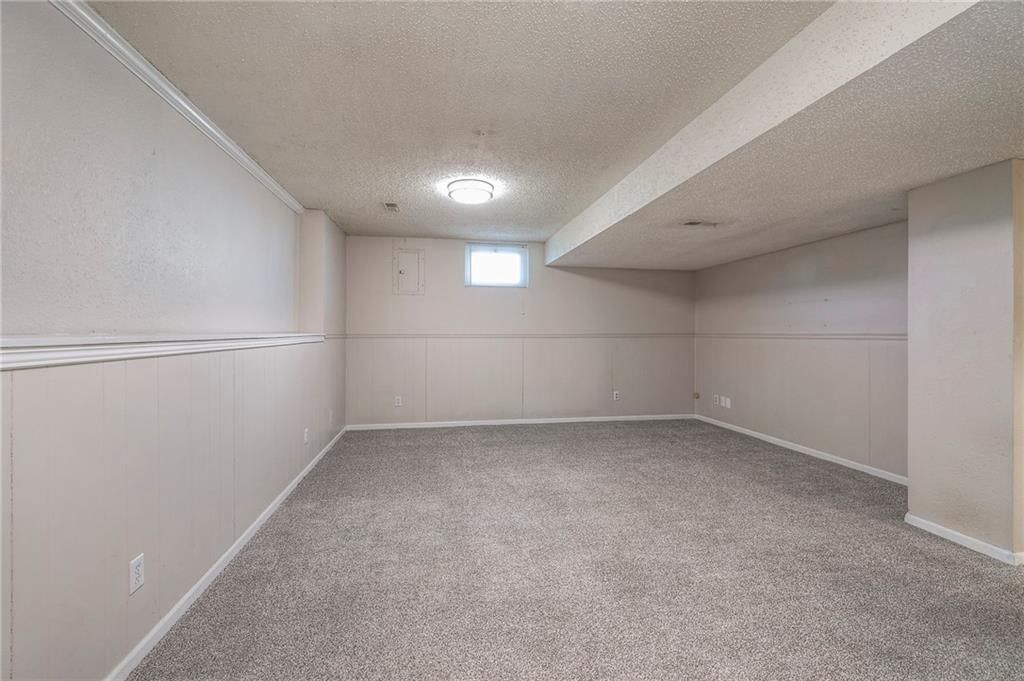 605 Valleyview Drive — photo 32