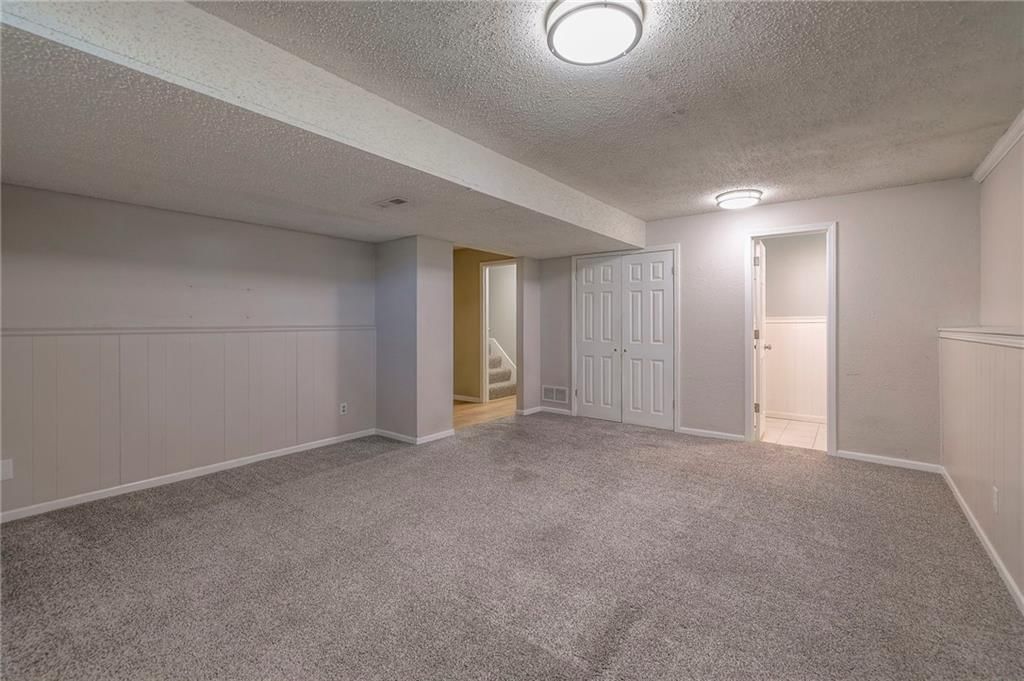 605 Valleyview Drive — photo 34