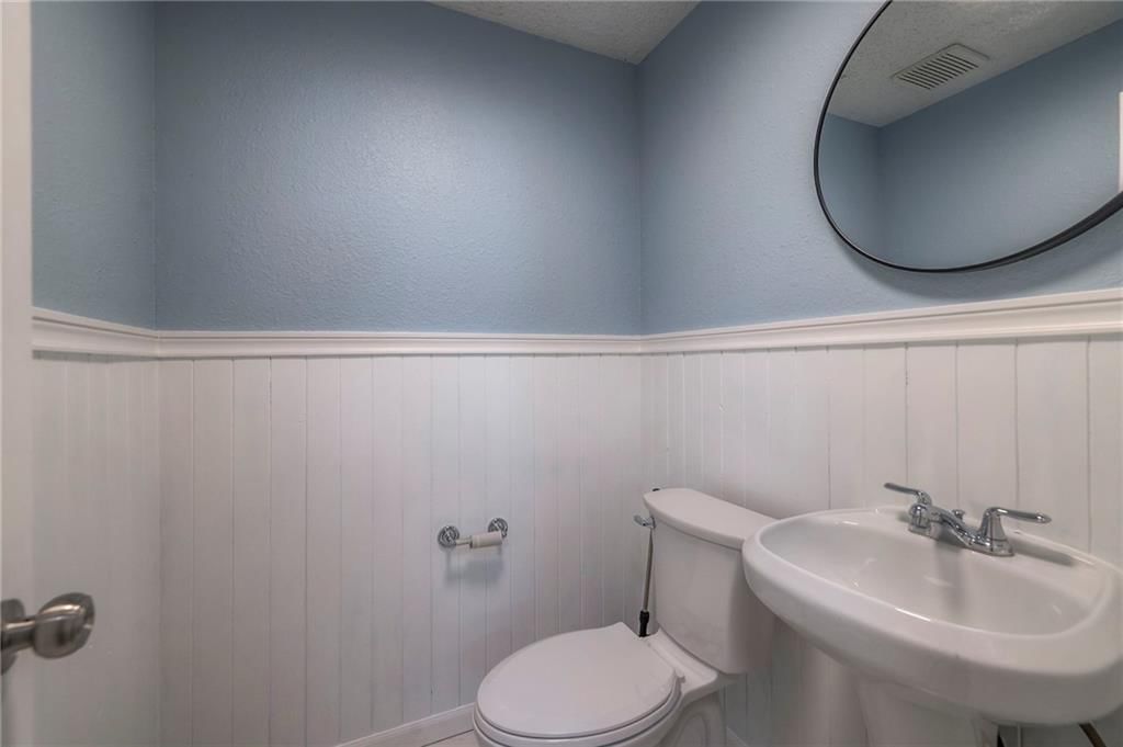 605 Valleyview Drive — photo 36