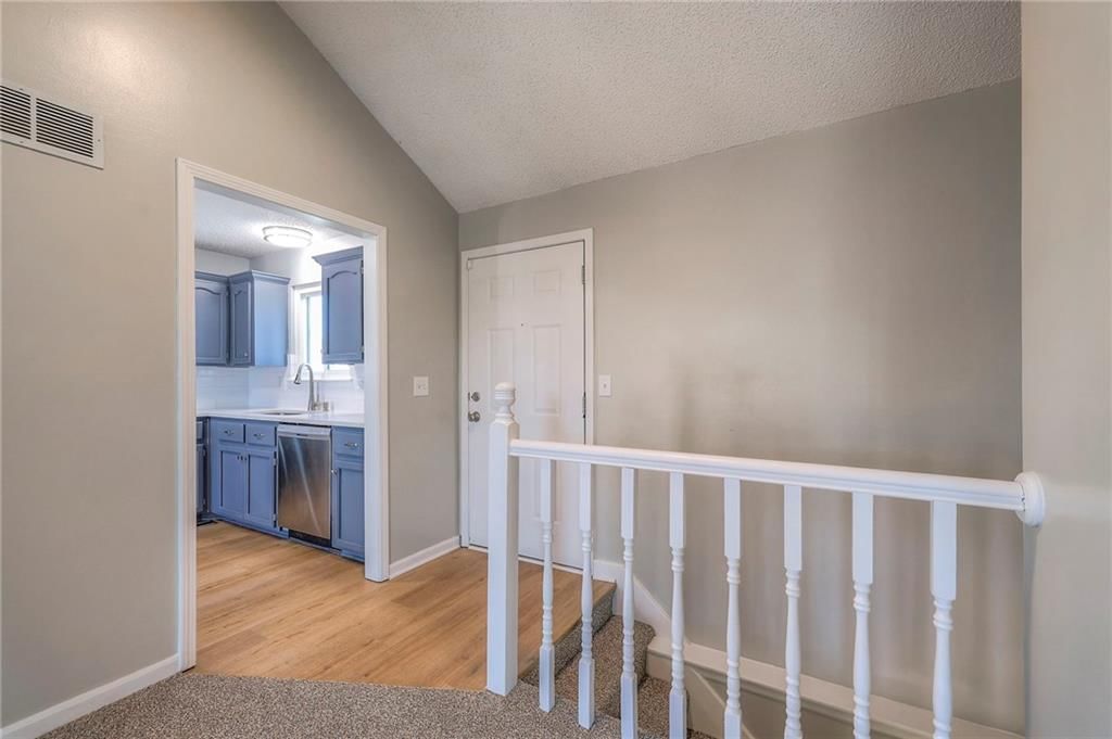 605 Valleyview Drive — photo 6
