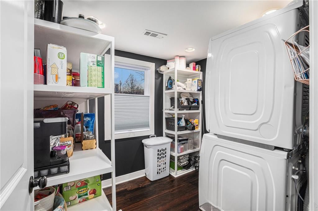 342 W Kansas Street — photo 17