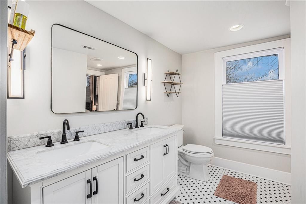 342 W Kansas Street — photo 21