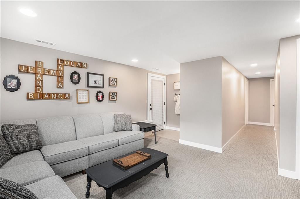 342 W Kansas Street — photo 22