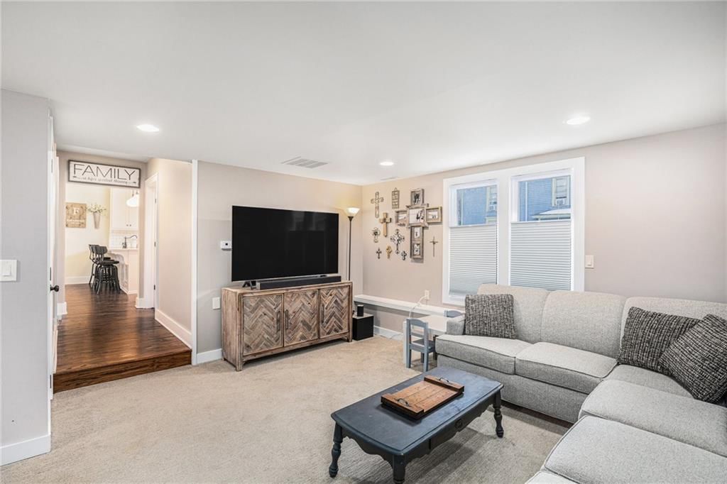 342 W Kansas Street — photo 24