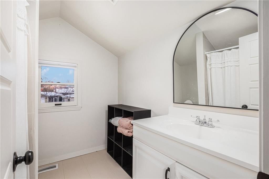 342 W Kansas Street — photo 31
