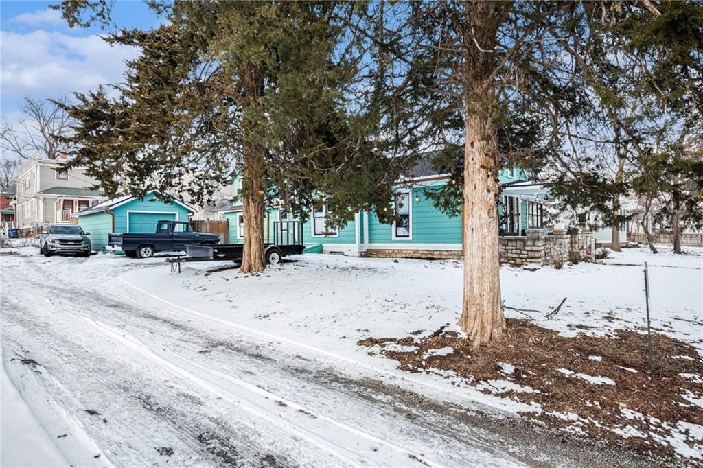 342 W Kansas Street — photo 34