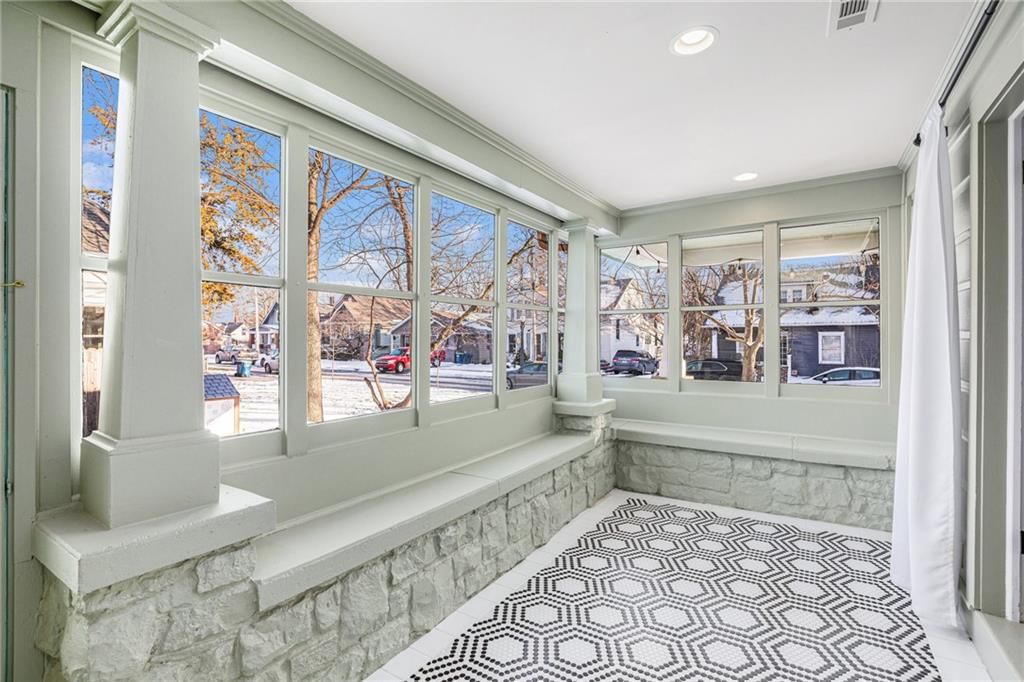 342 W Kansas Street — photo 10