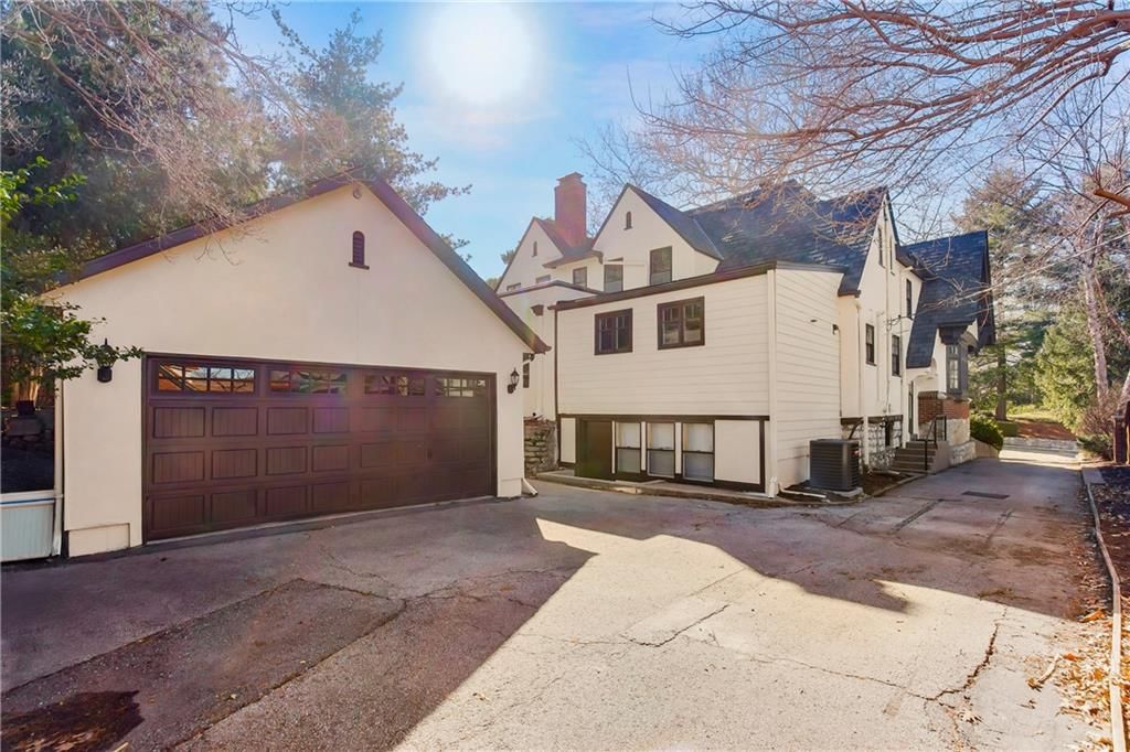 5717 Wornall Road — photo 30