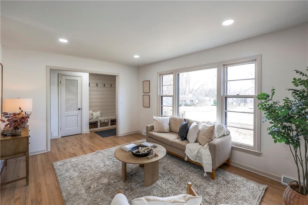 9129 Lowell Avenue — photo 11