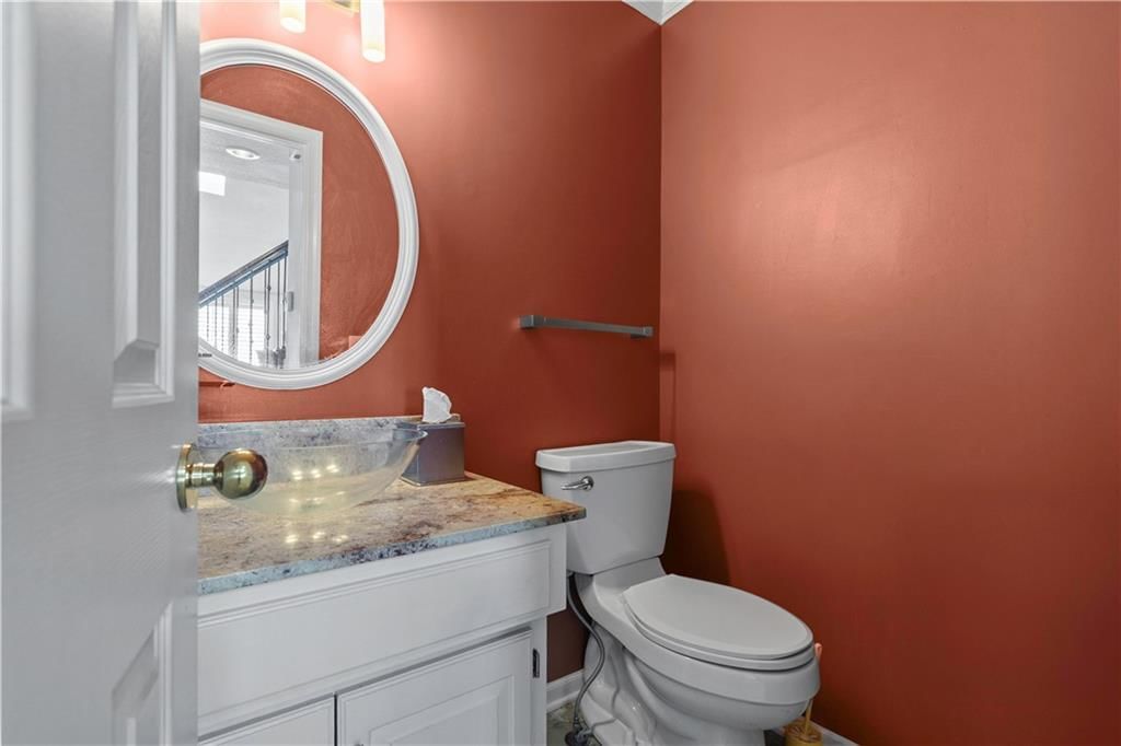 310 SW Raintree Drive — photo 13
