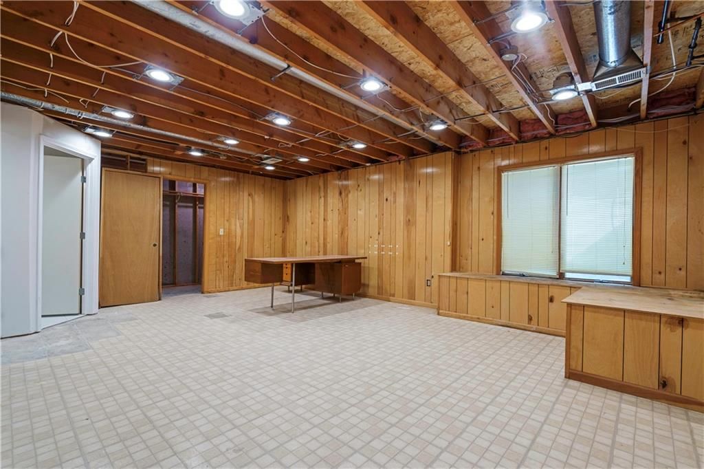 310 SW Raintree Drive — photo 28