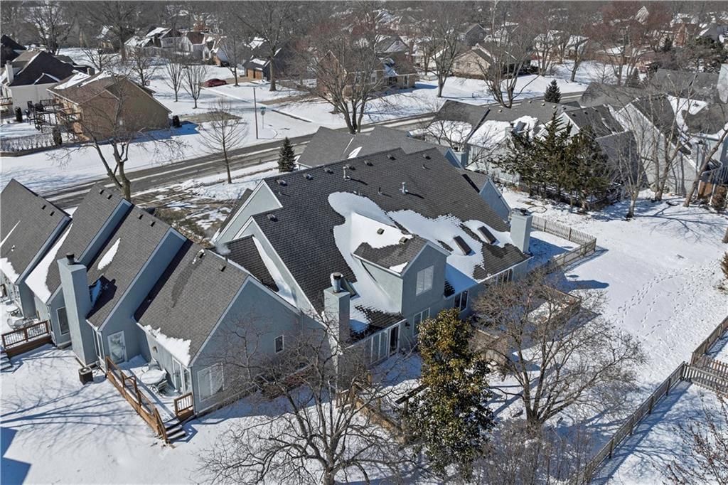 310 SW Raintree Drive — photo 4