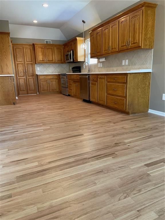 11037 N Belleview Avenue — photo 13