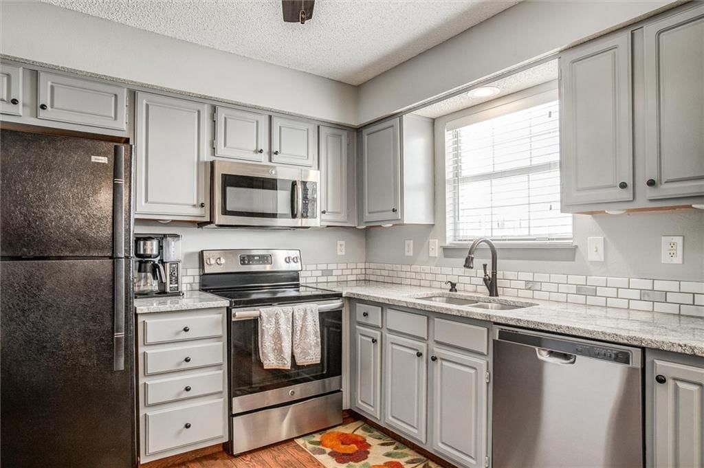 1226 NW Phelps Drive — photo 12