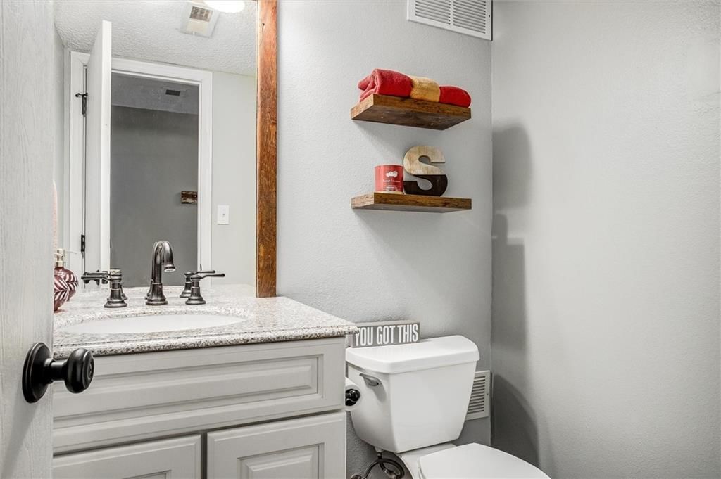 1226 NW Phelps Drive — photo 19