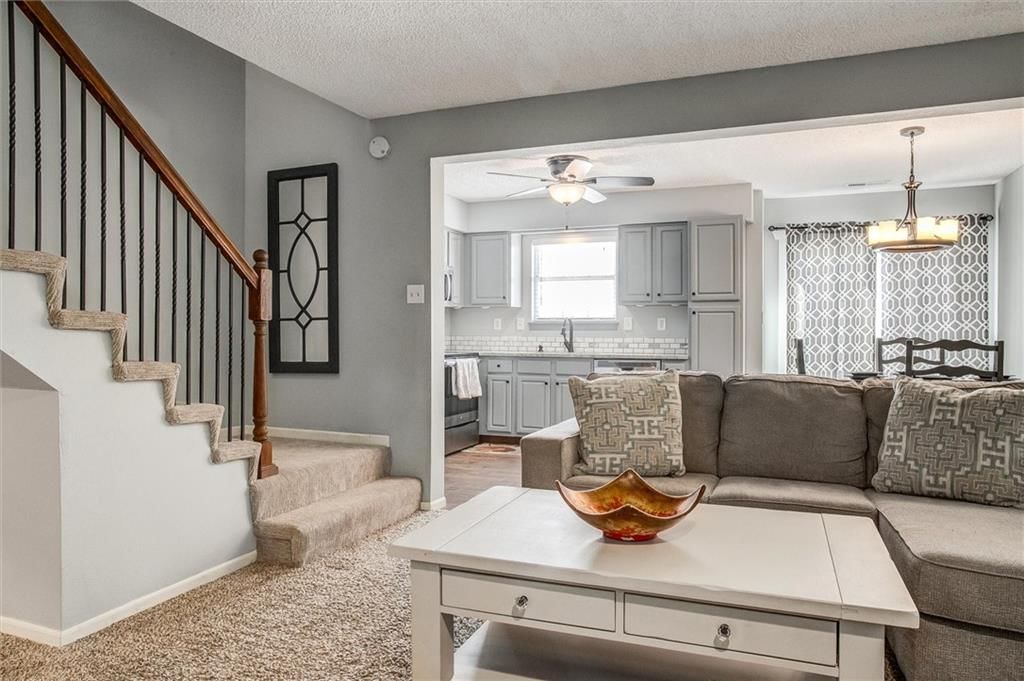 1226 NW Phelps Drive — photo 7