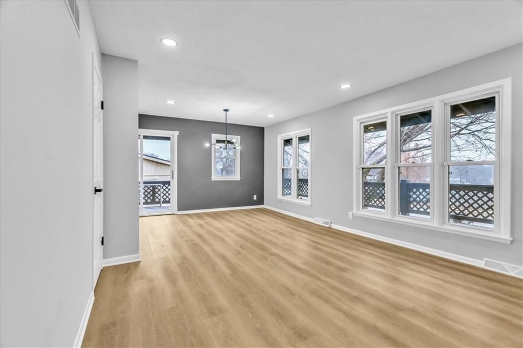 11114 W 70th Terrace — photo 4