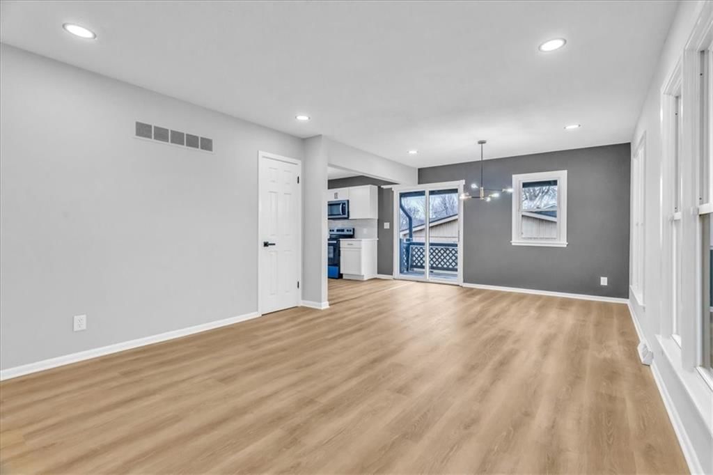11114 W 70th Terrace — photo 5